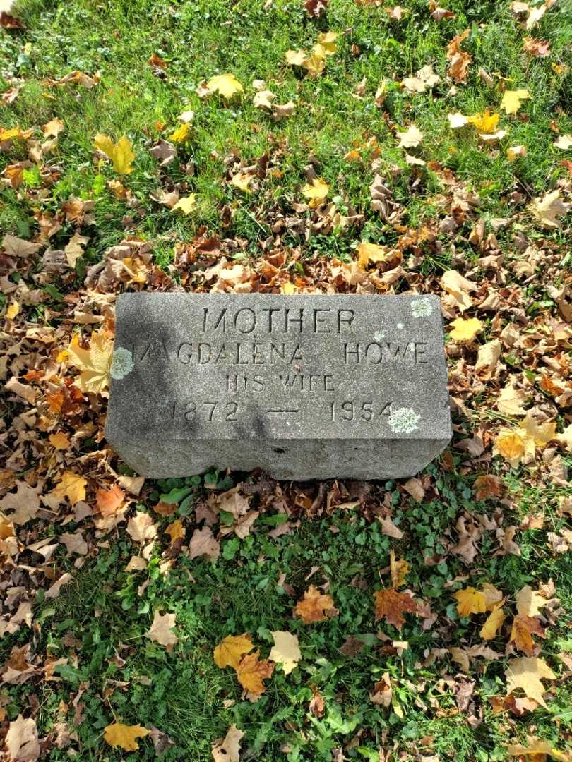 Magdalena Keller Howe's grave. Photo 2