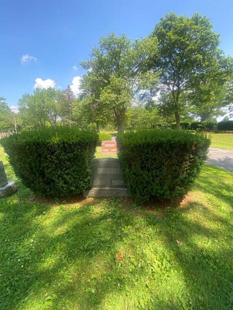 Martha Gruner's grave. Photo 1