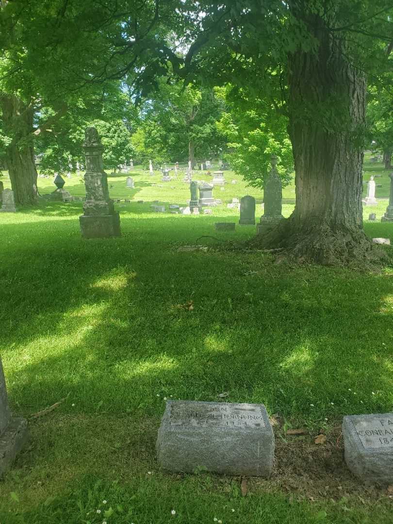 Charles L. Hornung's grave. Photo 1