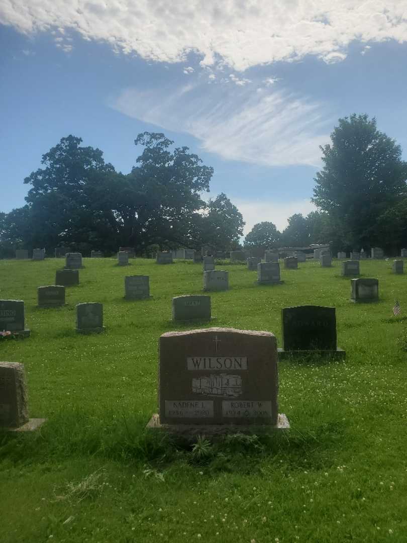 Robert W. Wilson's grave. Photo 1