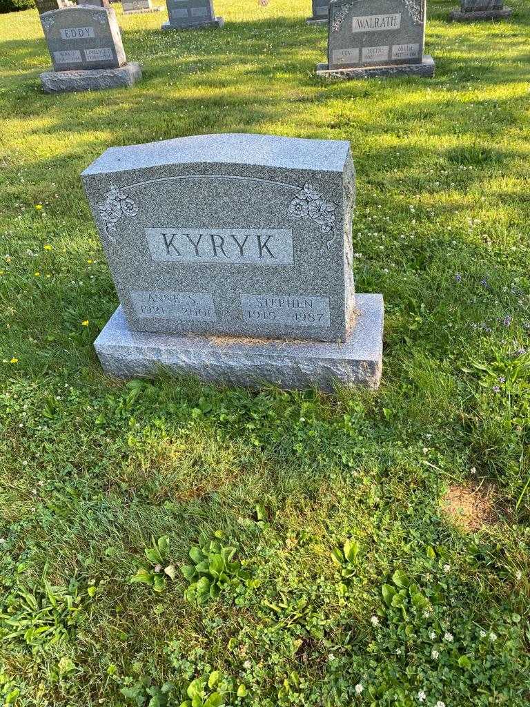 Stephen Kyryk's grave. Photo 2