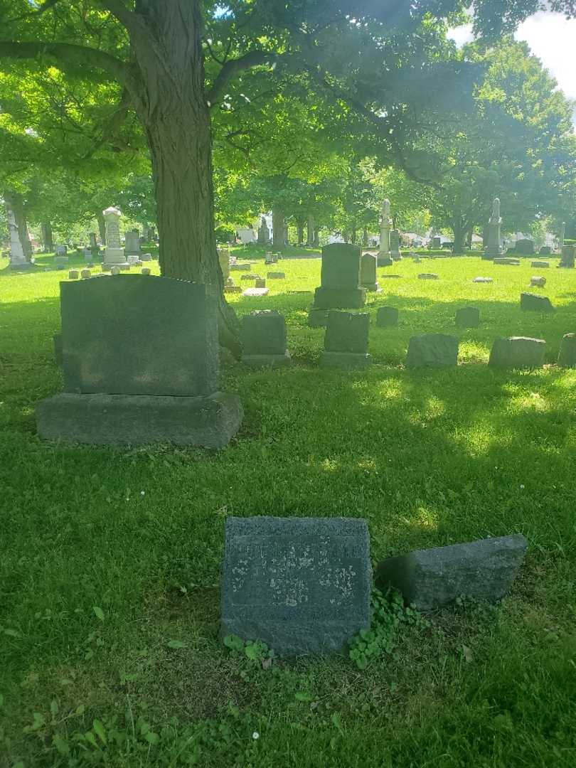 Florence H. Fesenmeyer's grave. Photo 2