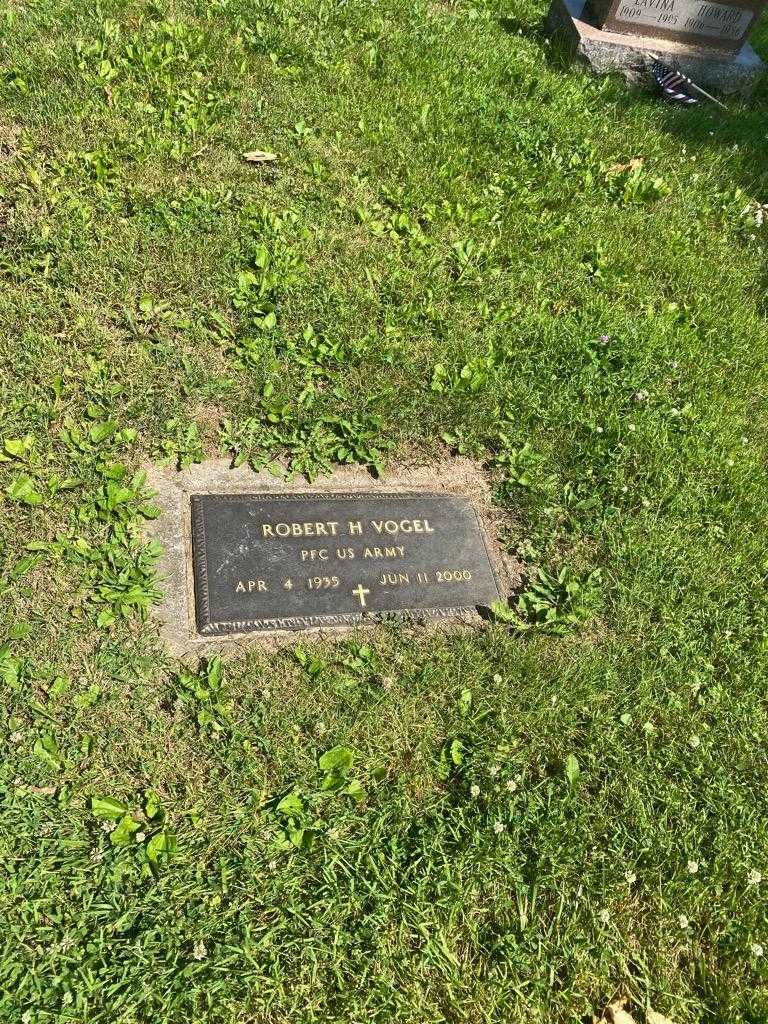 Robert H. Vogel US Army's grave. Photo 3