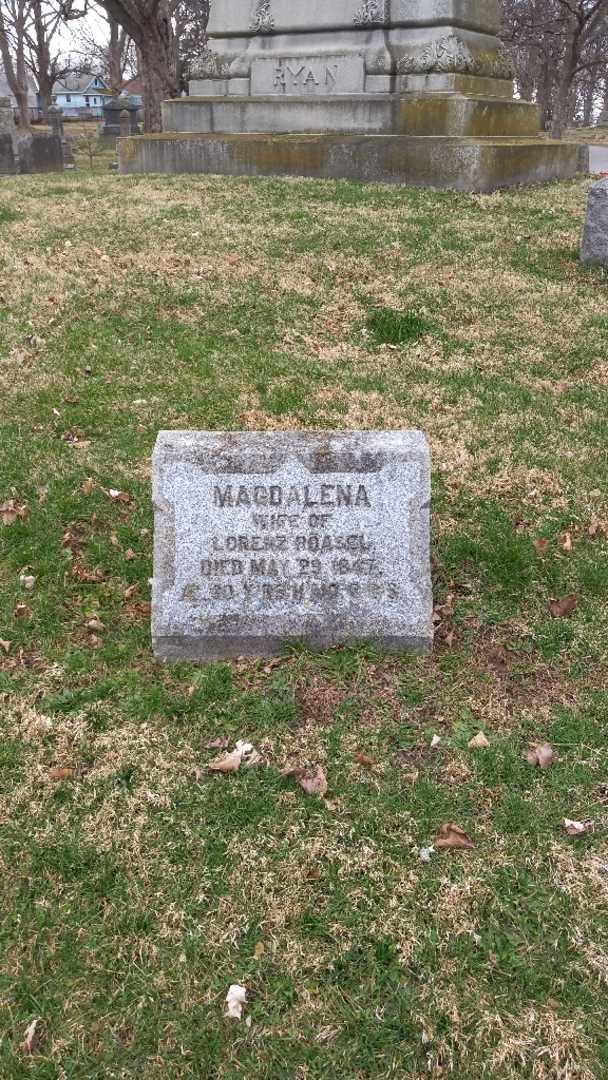 Magdalena Roasel's grave. Photo 16