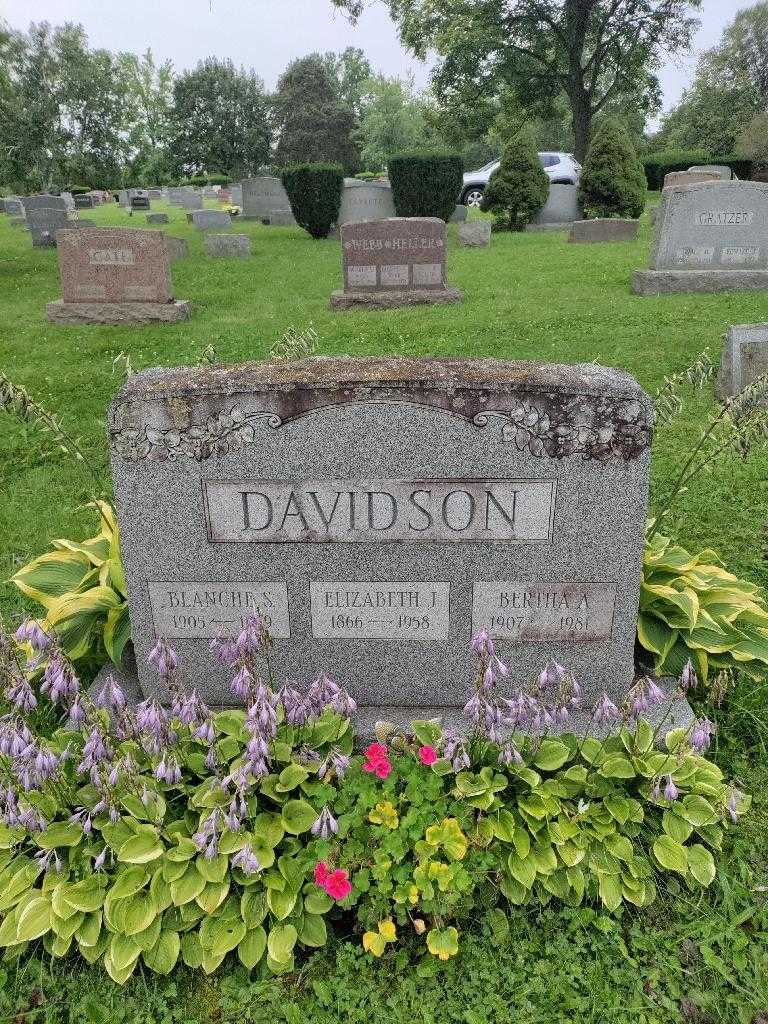 Blanche S. Davidson's grave. Photo 2