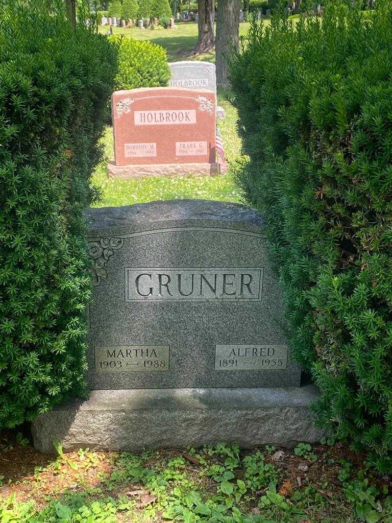 Martha Gruner's grave. Photo 3