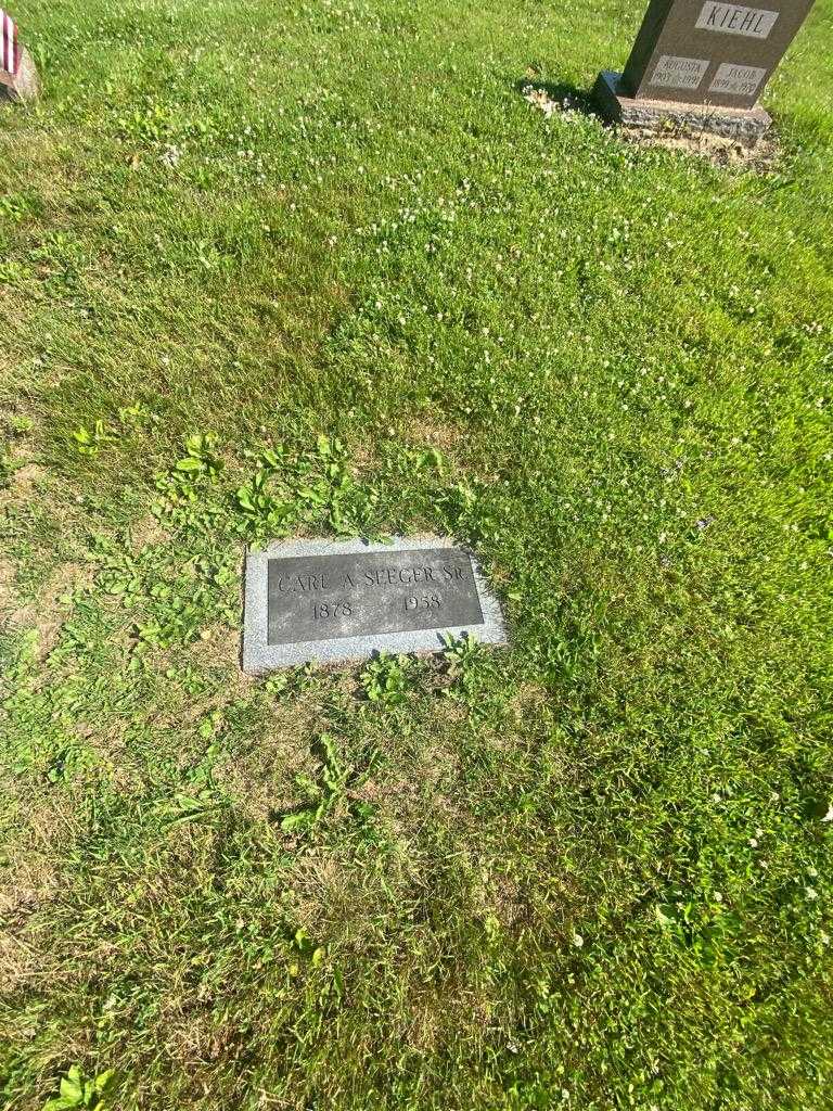 Carl A. Seeger Senior's grave. Photo 1