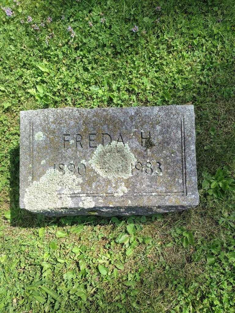 Freda H. Schlosser's grave. Photo 3