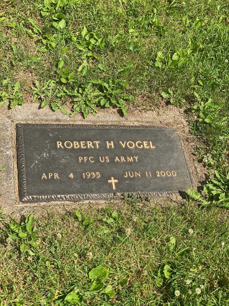 Robert H. Vogel US Army's grave. Photo 1