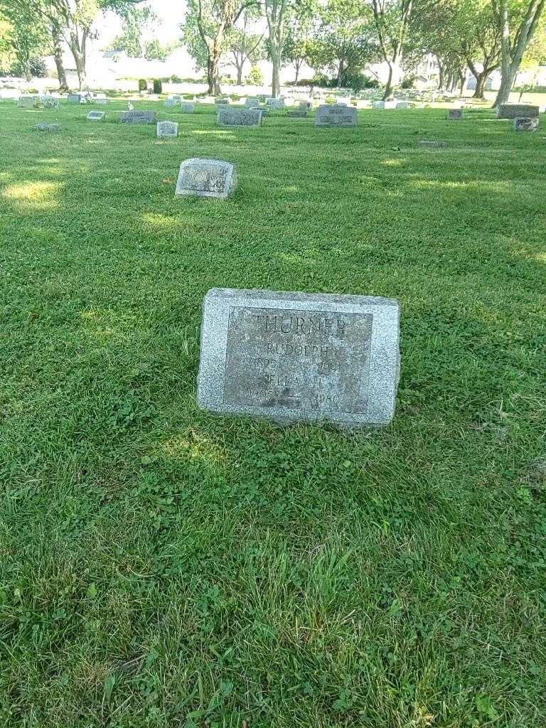 Ella H. Thurner's grave. Photo 1