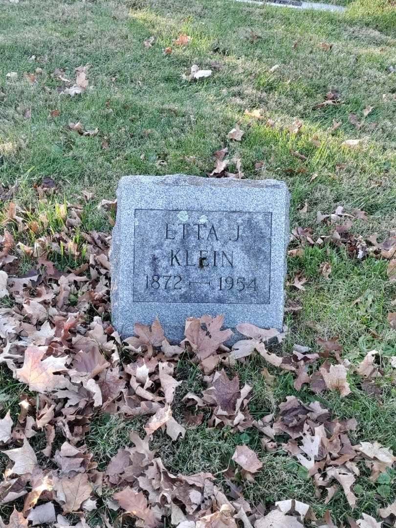 Etta Joel Klein's grave. Photo 2