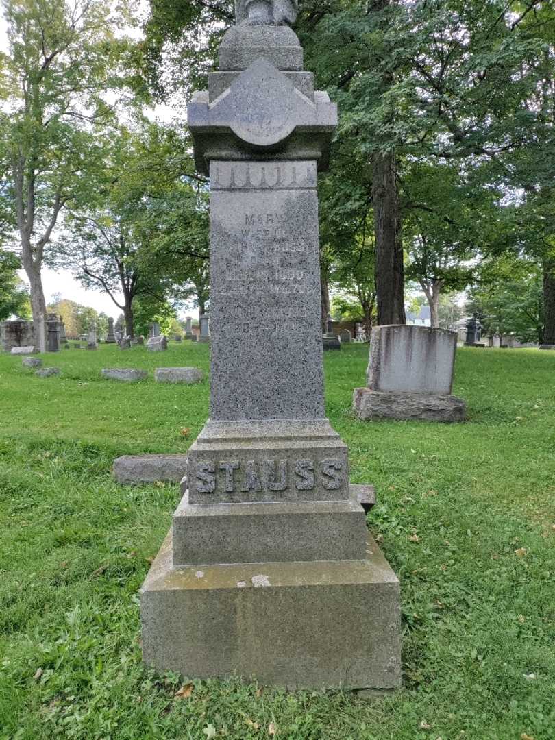 Mary Stauss's grave. Photo 2