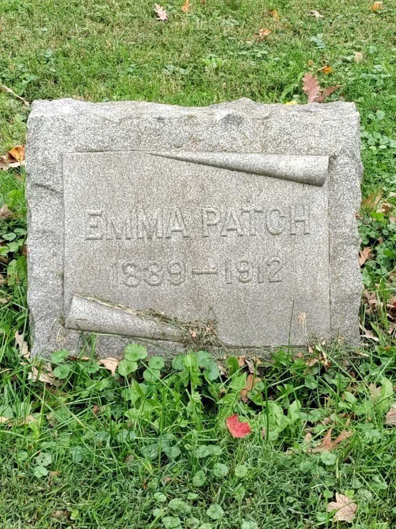 Emma Patch's grave. Photo 3