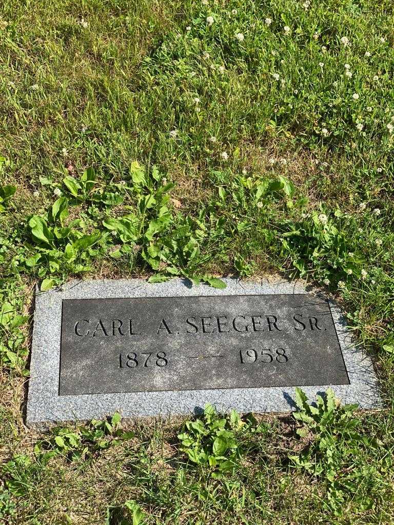 Carl A. Seeger Senior's grave. Photo 3