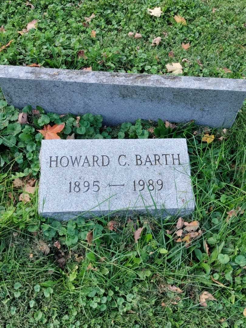 Howard C. Barth Senior's grave. Photo 3