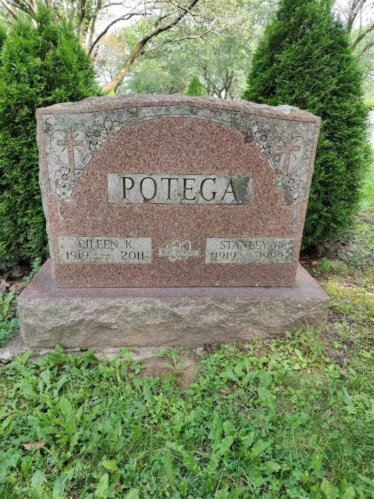 Stanley R. Potega's grave. Photo 2