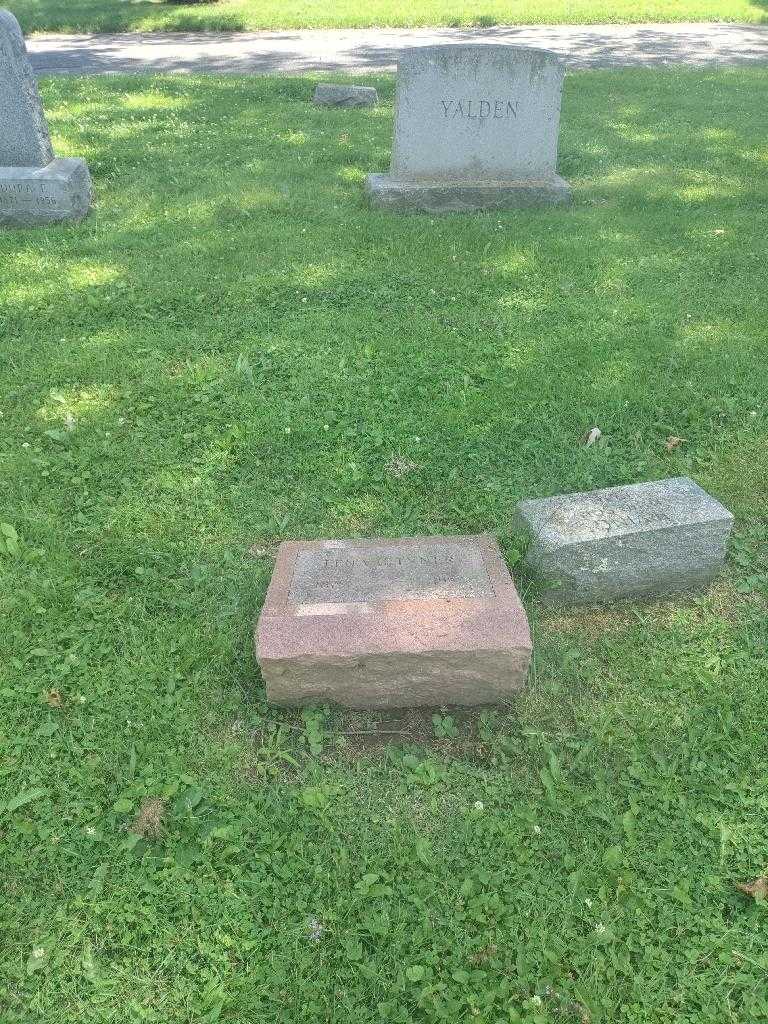 Lena C. Tyner's grave. Photo 1