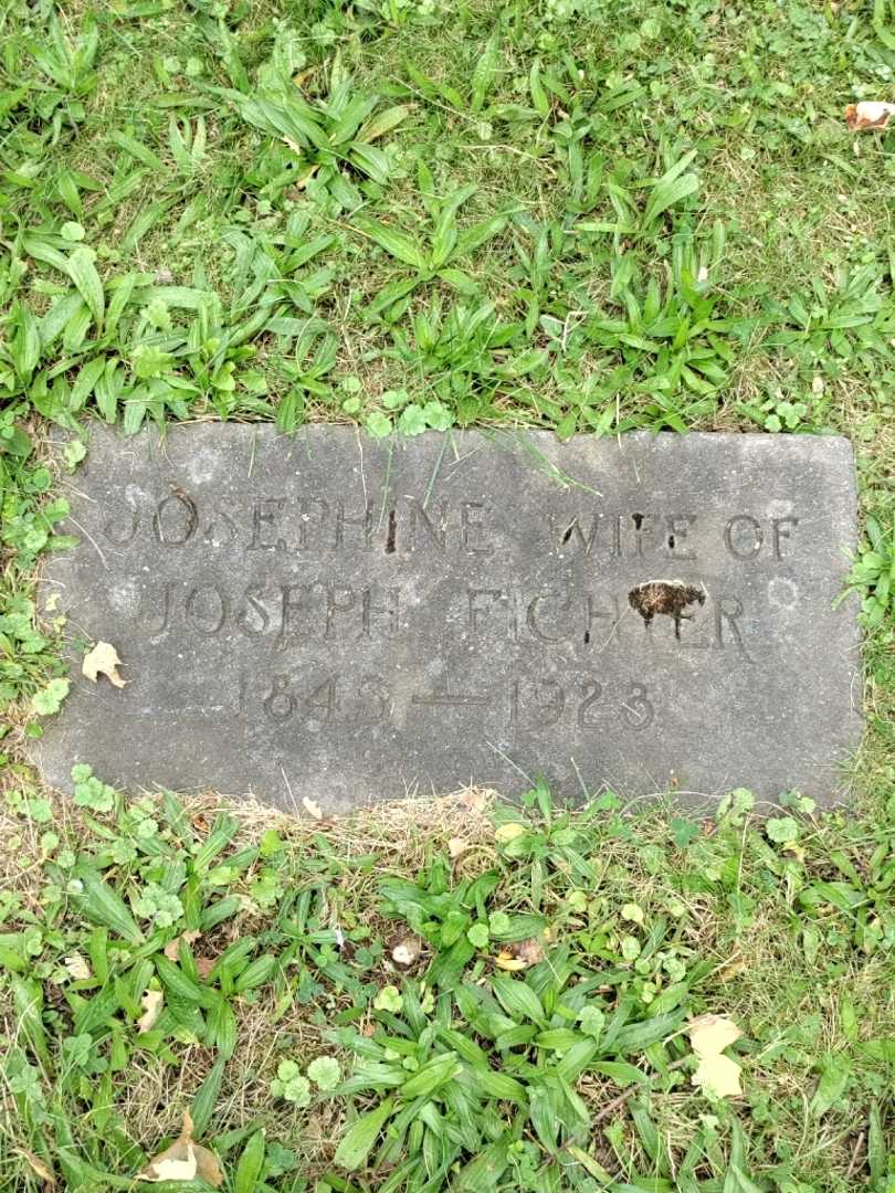 Josephine Fichter's grave. Photo 3