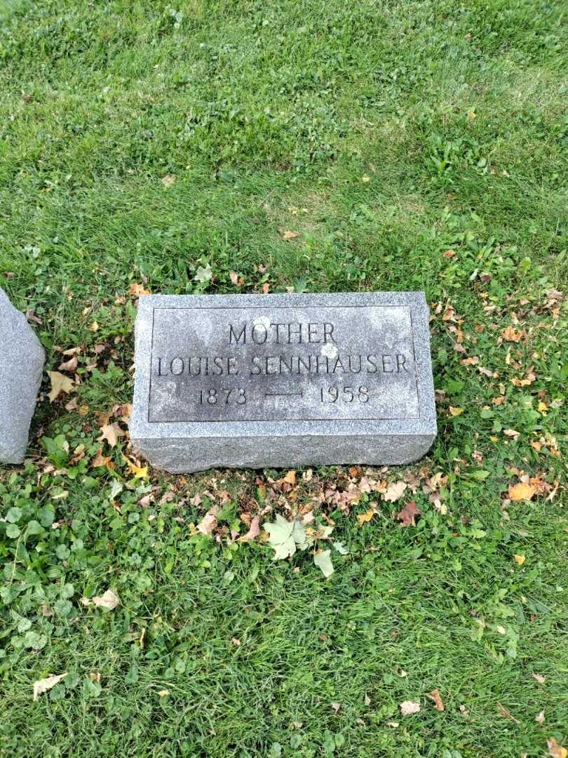 Louise B. Sennhauser's grave. Photo 2