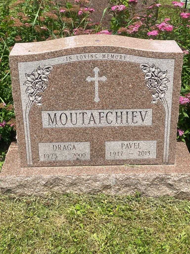 Draga Moutafchiev's grave. Photo 3