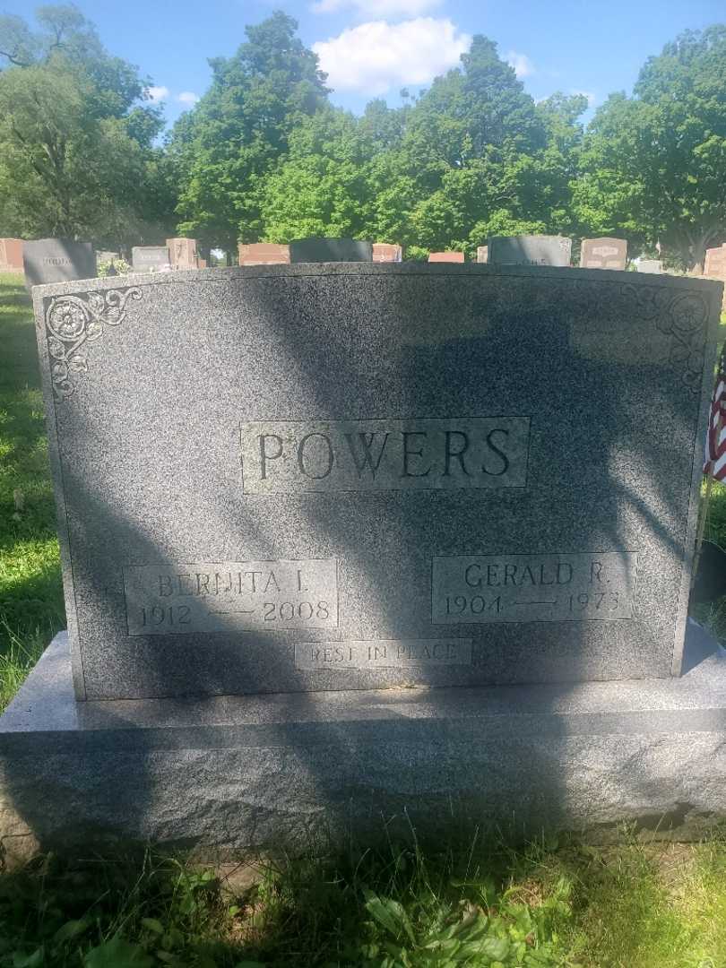 Bernita I. Powers's grave. Photo 3