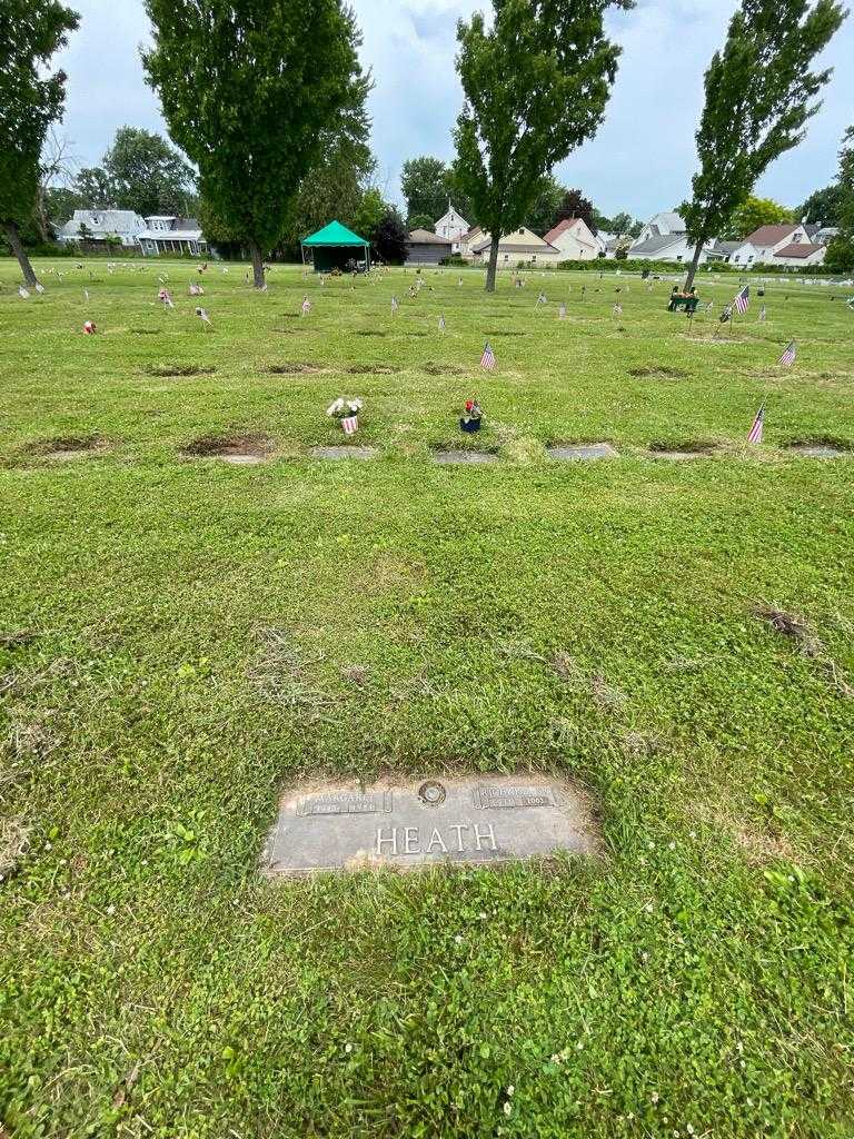 Richard Heath Senior's grave. Photo 1