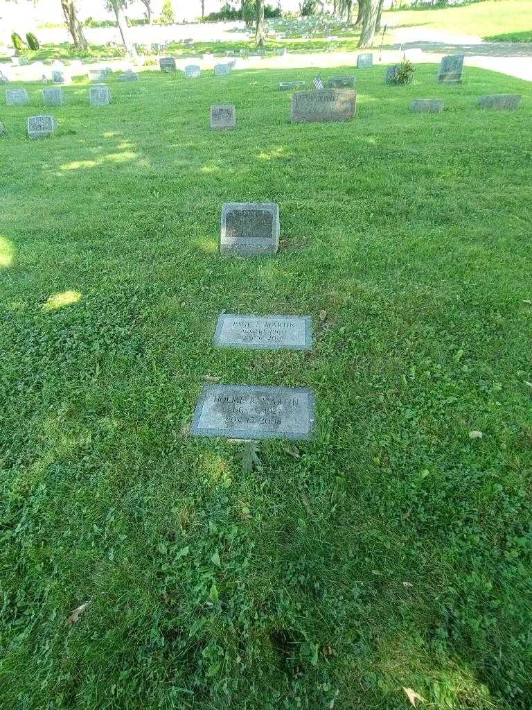 Holme R. Martin's grave. Photo 1