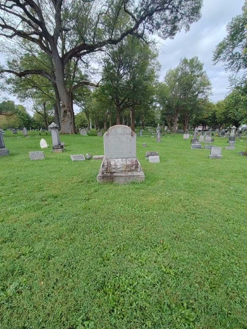 Caleb S. Dawe Junior's grave. Photo 1