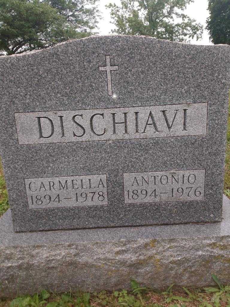 Antonio Dischiavi's grave. Photo 3