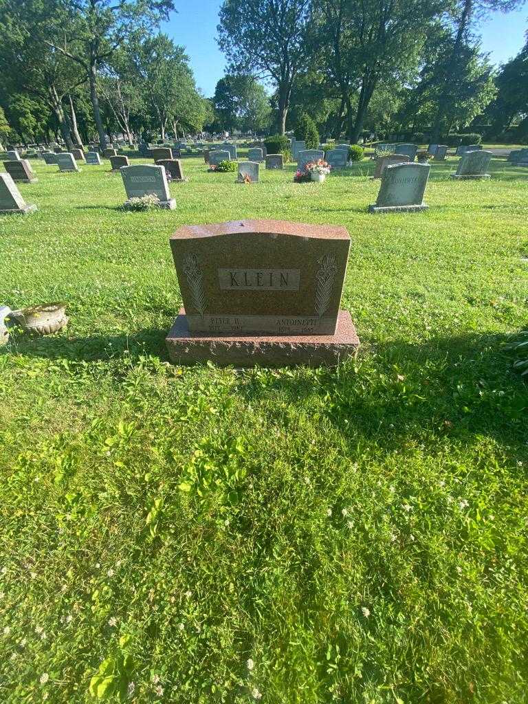 Peter H. Klein's grave. Photo 1