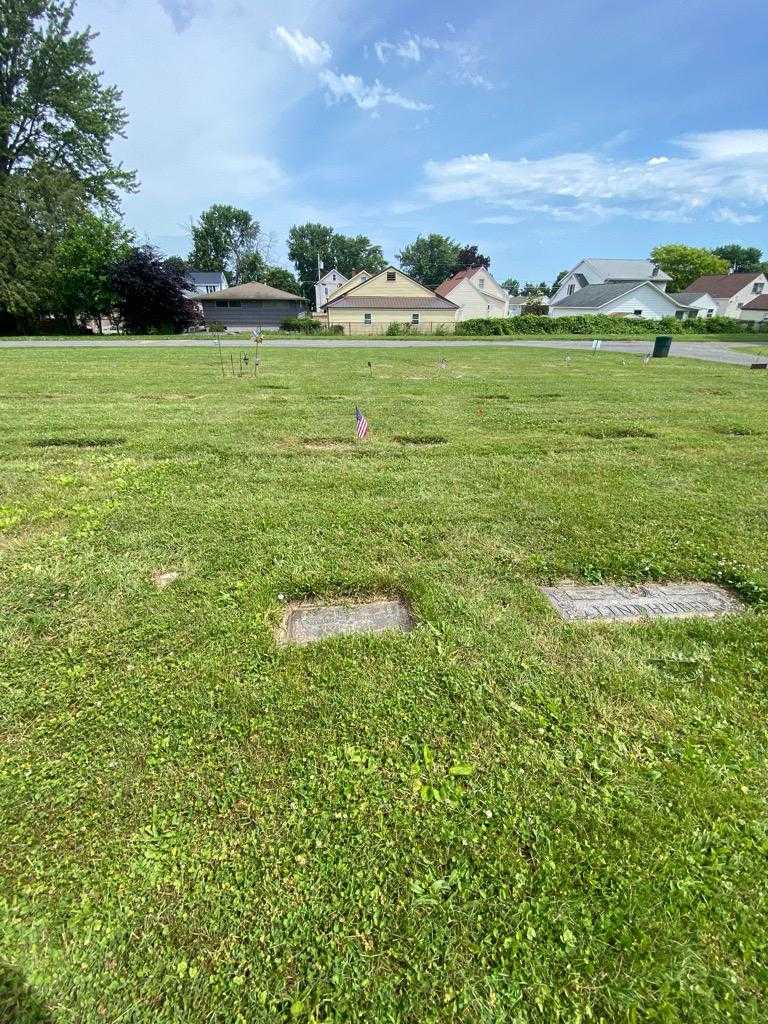 Carol P. Bogett's grave. Photo 1