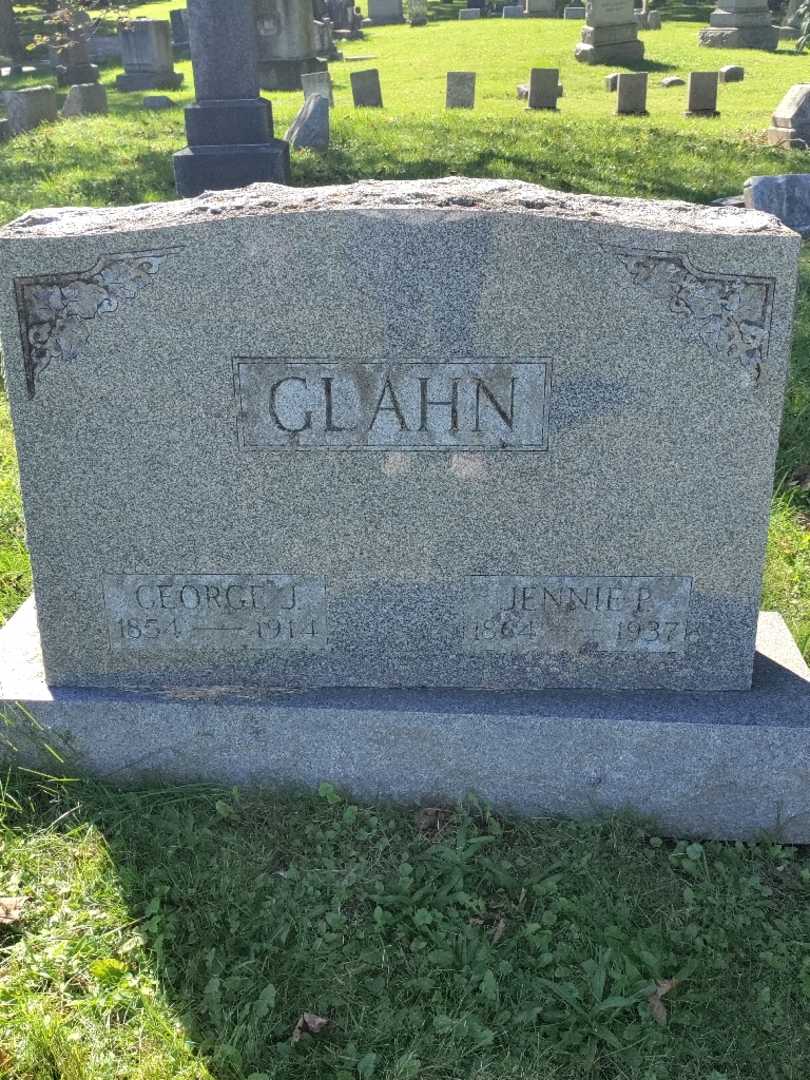 Jennie P. Glahn's grave. Photo 3