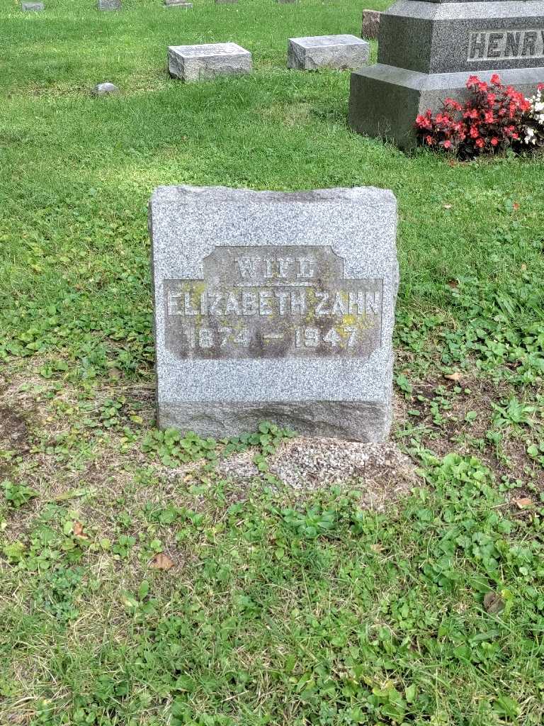 Elizabeth Zahn's grave. Photo 2