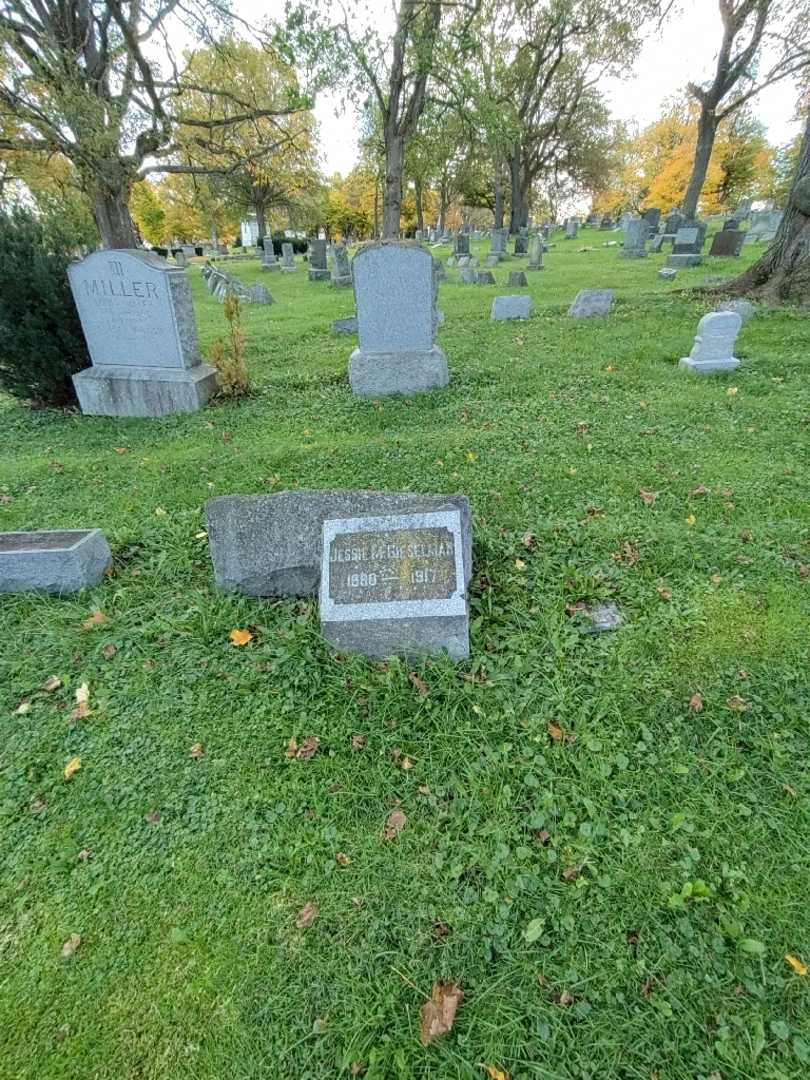 Jessie M. Gieselman's grave. Photo 1