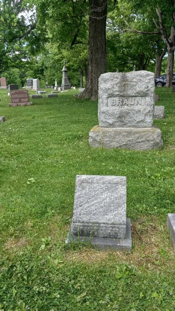 Philipina Braun's grave. Photo 2