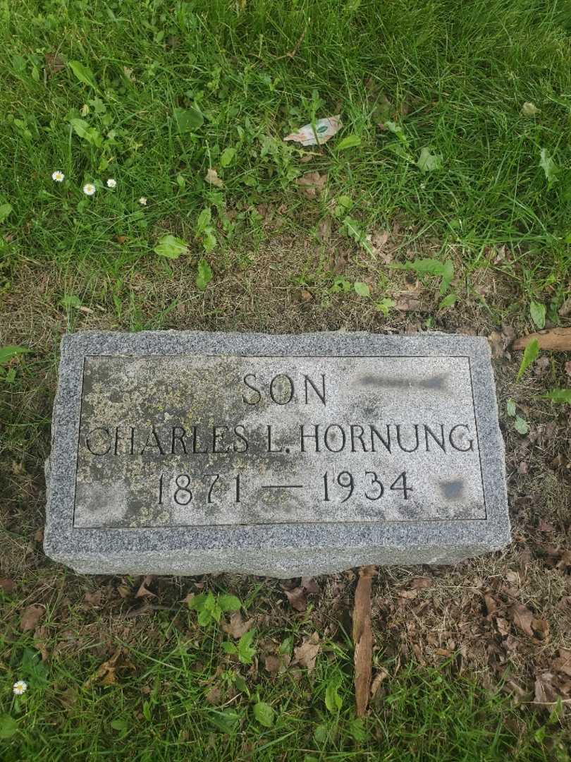 Charles L. Hornung's grave. Photo 3