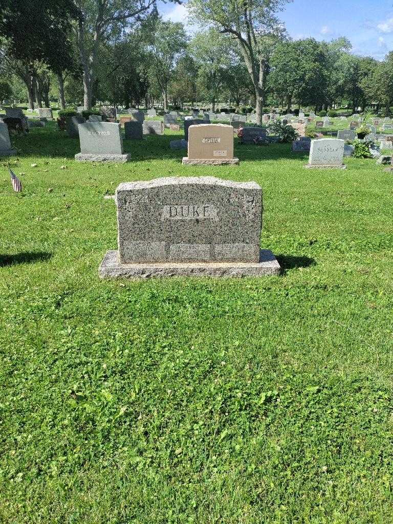 Michael Duke's grave. Photo 1