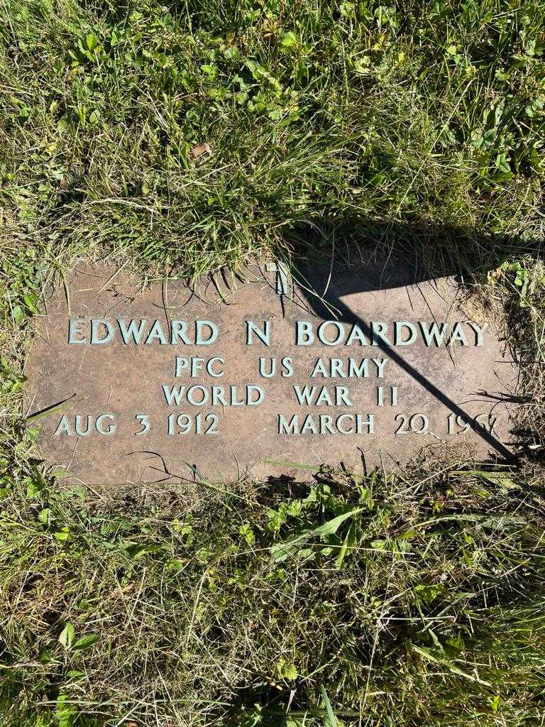 Edward N. Boardway's grave. Photo 3
