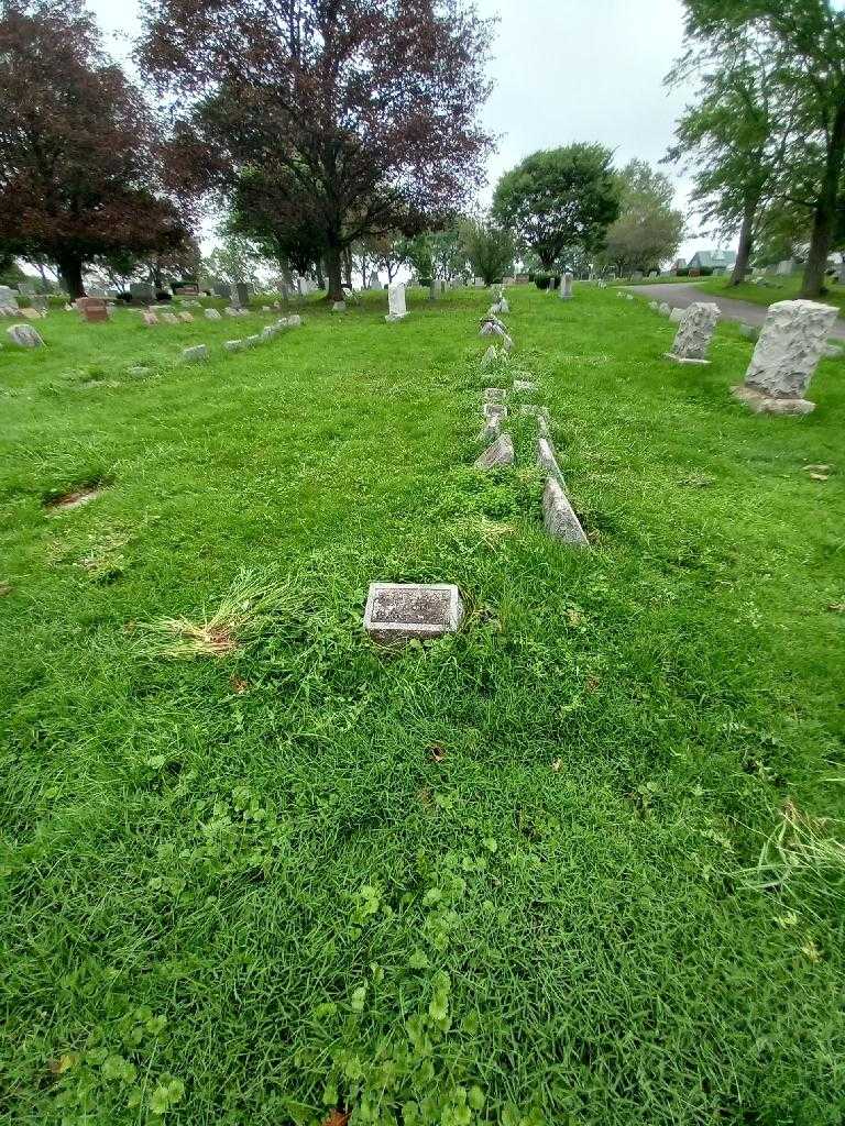 Betty Jane Baum's grave. Photo 2