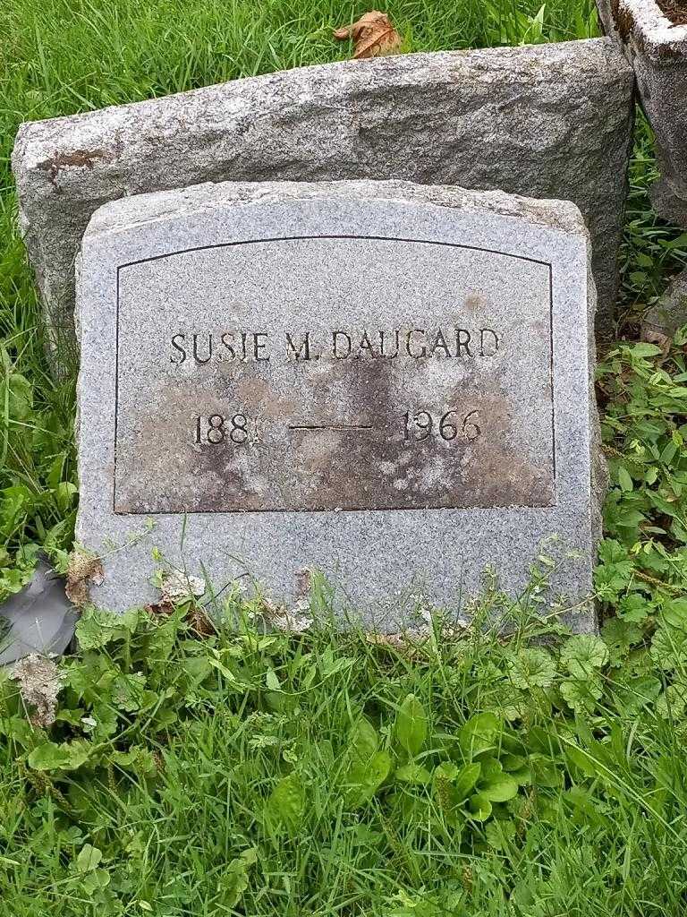 Susie M. Daugard's grave. Photo 3