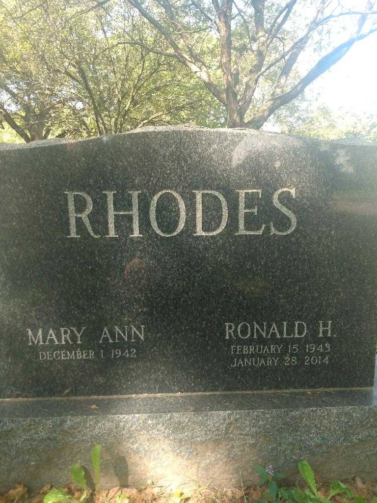 Ronald H. Rhodes's grave. Photo 3