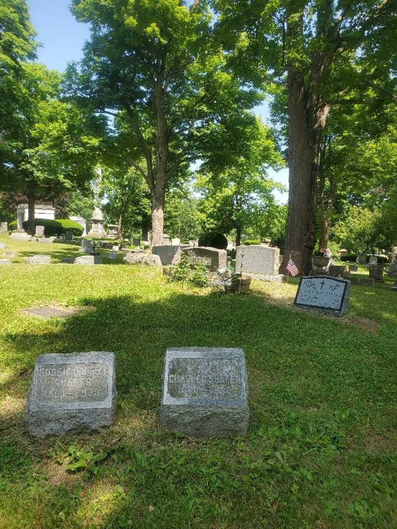 Charles Shafer's grave. Photo 1