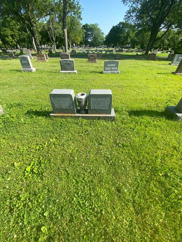 Lena Neufang Cusick's grave. Photo 1