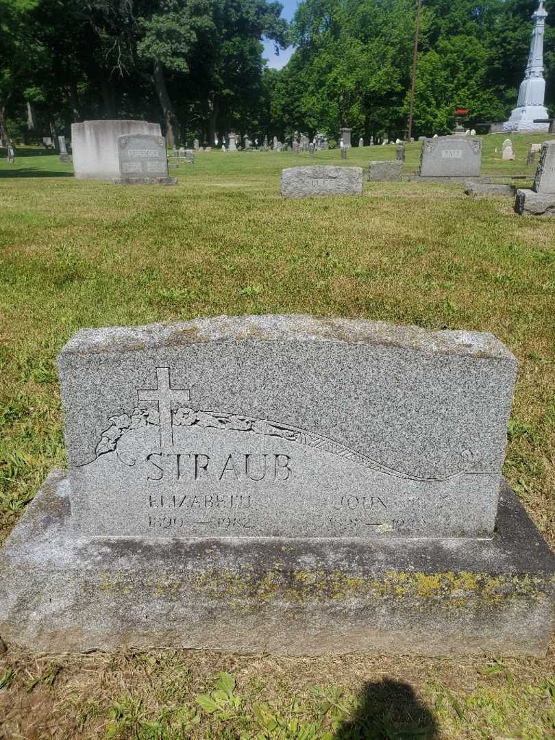 Elizabeth Straub's grave. Photo 3
