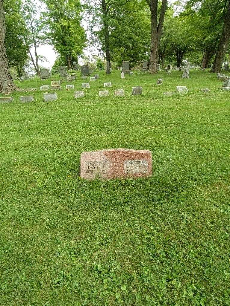 Daniel W. Dashley's grave. Photo 1