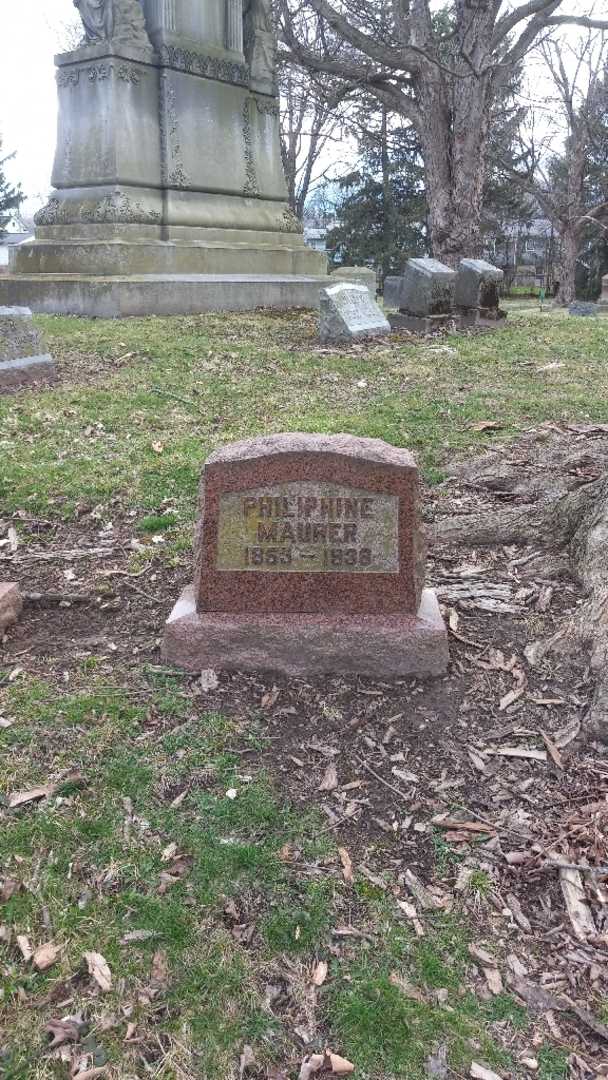 Philipine Reasel Maurer's grave. Photo 16
