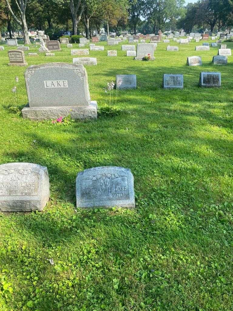 Bertram H. Lake's grave. Photo 2