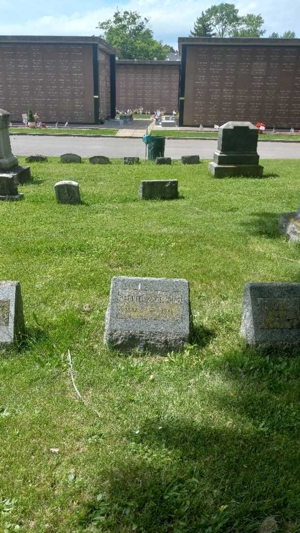 Harriet M. Gilcher's grave. Photo 1