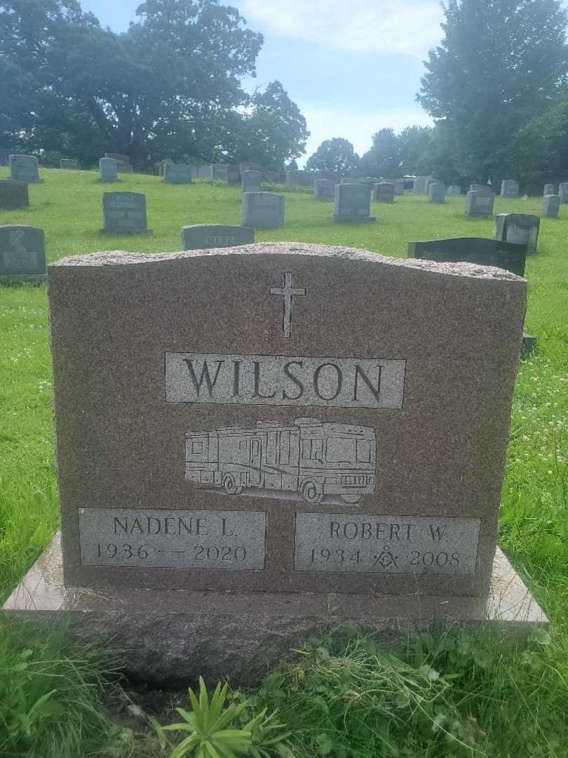 Robert W. Wilson's grave. Photo 3