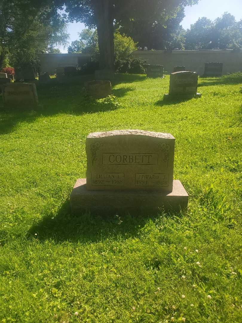 Lillian I. Corbett's grave. Photo 2